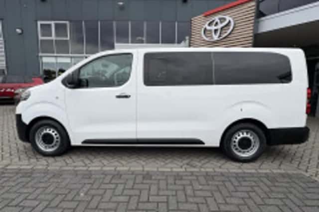 Toyota ProAce Shuttle (2019) thumbnail 4