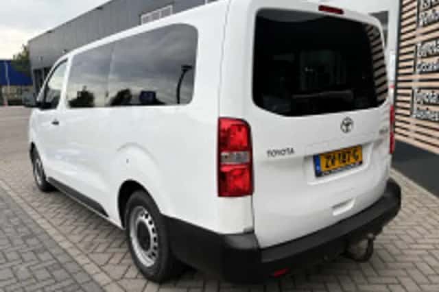 Toyota ProAce Shuttle (2019) thumbnail 5