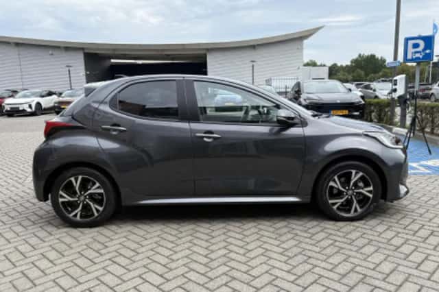 Toyota Yaris (2026) thumbnail 2