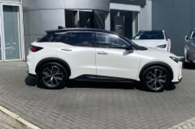 Lexus LBX (2024) thumbnail 5