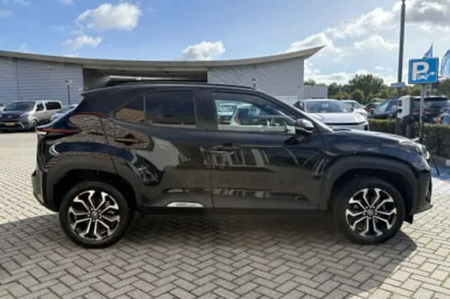 Toyota Yaris Cross (2024) thumbnail 2