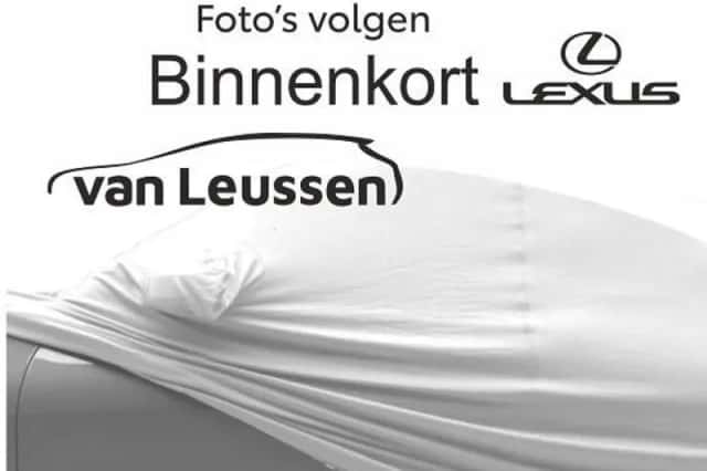 Lexus UX (2022) thumbnail 1