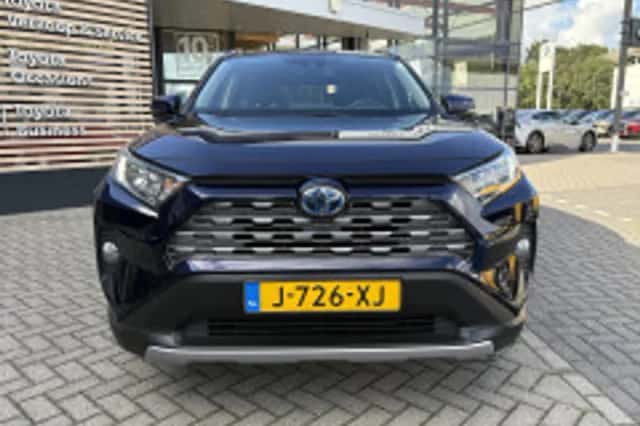 Toyota RAV4 (2021) thumbnail 3