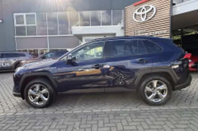 Toyota RAV4 (2021) thumbnail 4