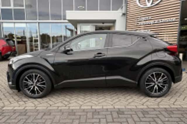 Toyota C-HR (2018) thumbnail 4