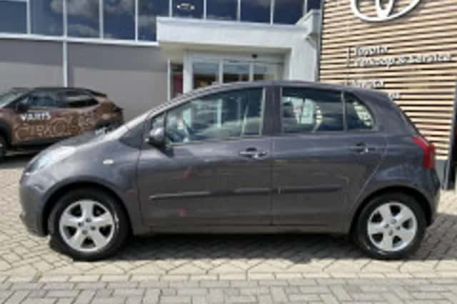 Toyota Yaris (2007) thumbnail 4