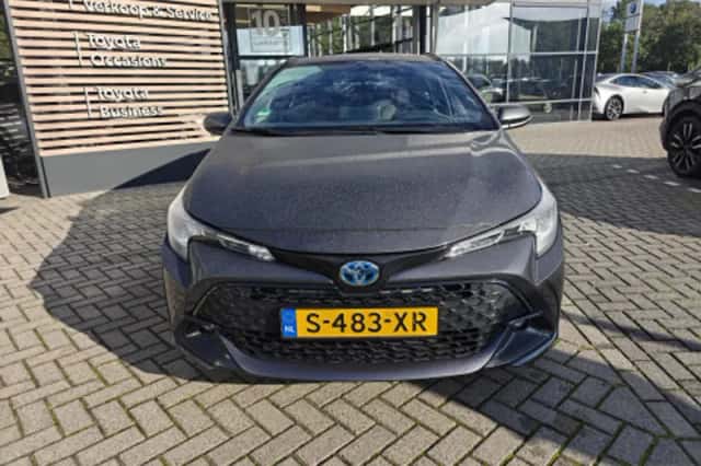 Toyota Corolla (2023) thumbnail 2