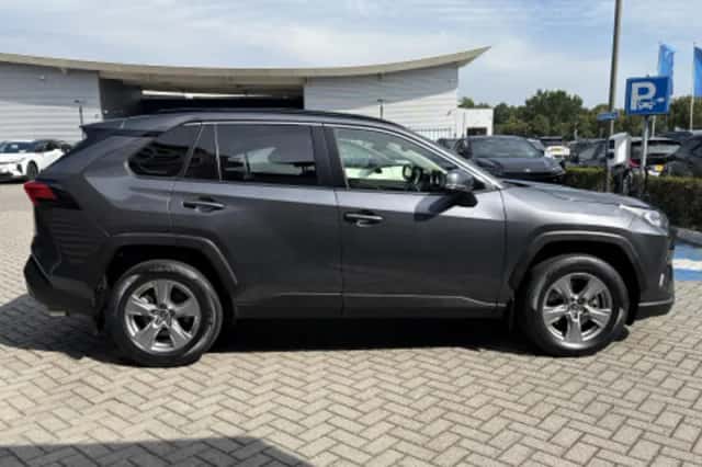 Toyota RAV4 (2024) thumbnail 2