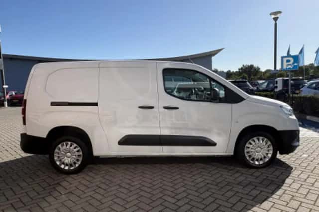 Toyota Proace (2024) thumbnail 2