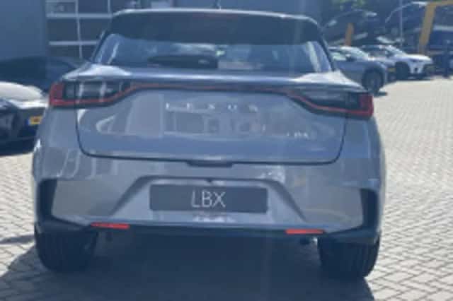Lexus LBX (2026) thumbnail 4