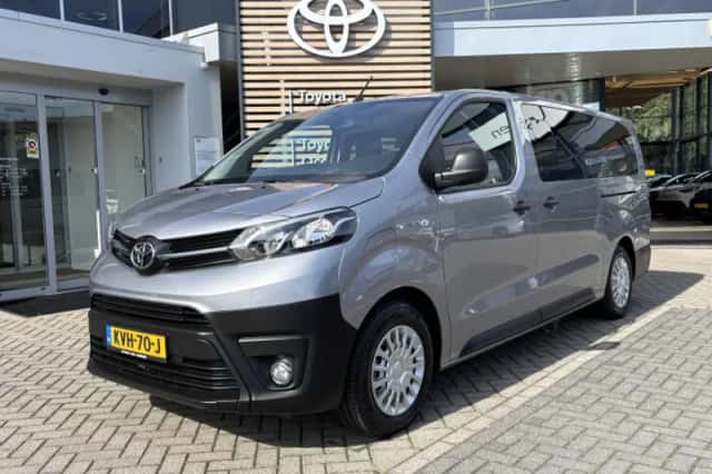 Toyota ProAce Electric Verso (2024) thumbnail 1