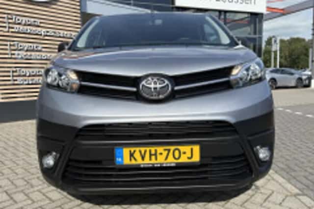 Toyota ProAce Electric Verso (2024) thumbnail 3
