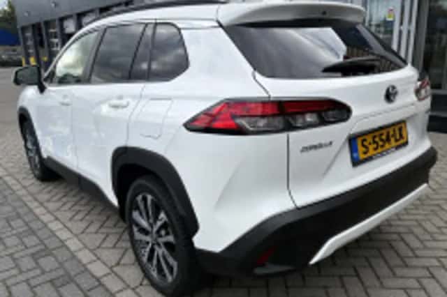 Toyota Corolla Cross (2023) thumbnail 5