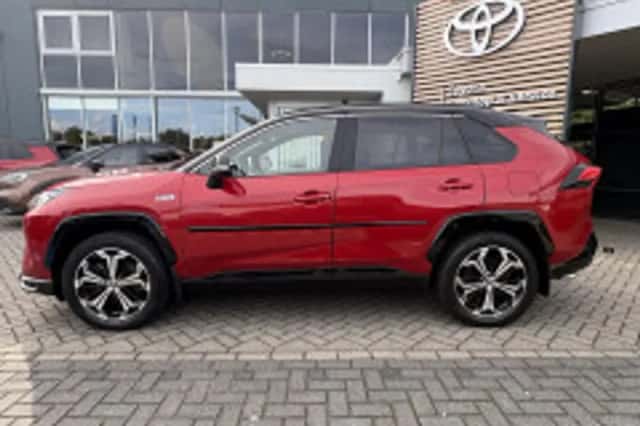 Toyota RAV4 (2021) thumbnail 4