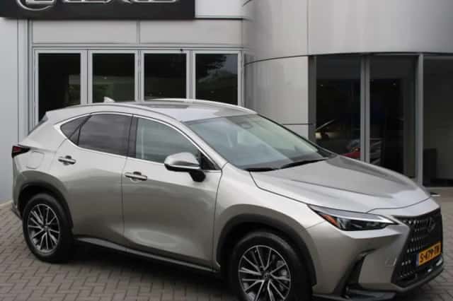 Lexus NX (2023) thumbnail 1