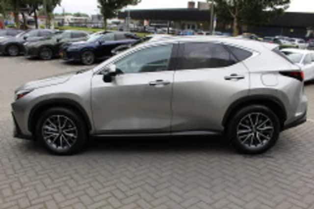 Lexus NX (2023) thumbnail 6
