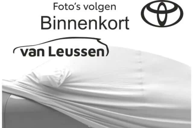 Toyota Corolla (2023) thumbnail 2
