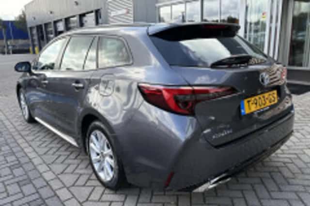 Toyota Corolla (2023) thumbnail 5