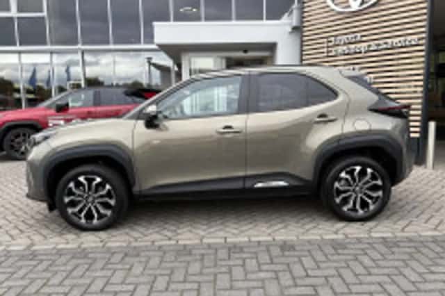 Toyota Yaris Cross (2024) thumbnail 4