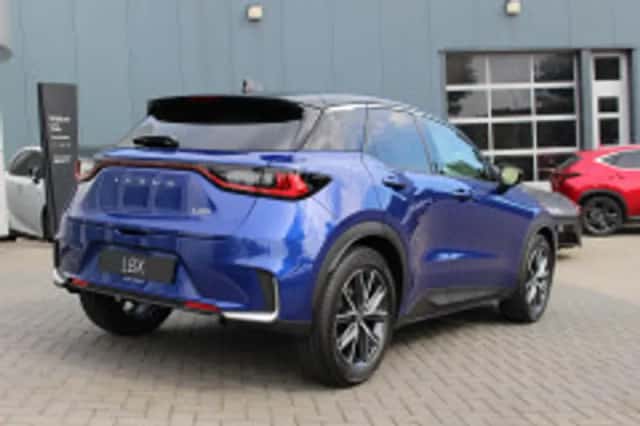 Lexus LBX (2026) thumbnail 3