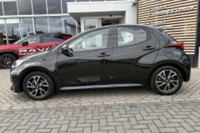 Toyota Yaris (2023) thumbnail 4