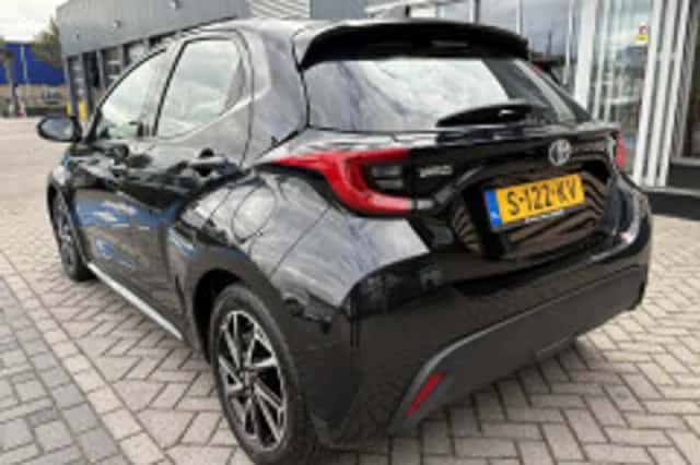 Toyota Yaris (2023) thumbnail 5