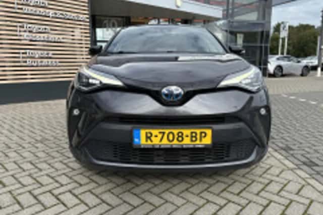 Toyota C-HR (2021) thumbnail 3