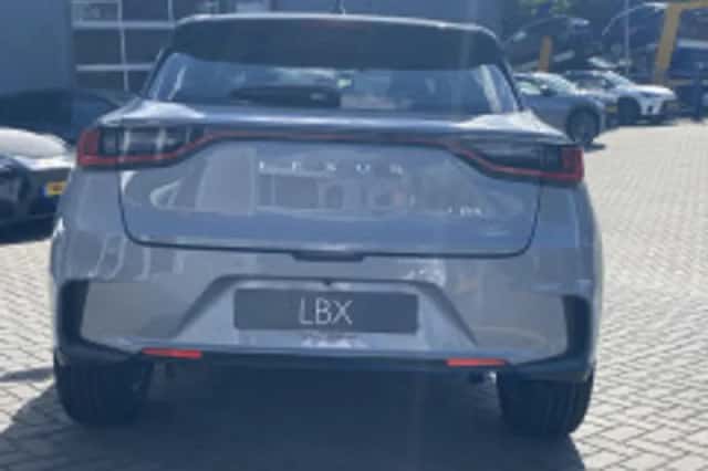 Lexus LBX (2026) thumbnail 4