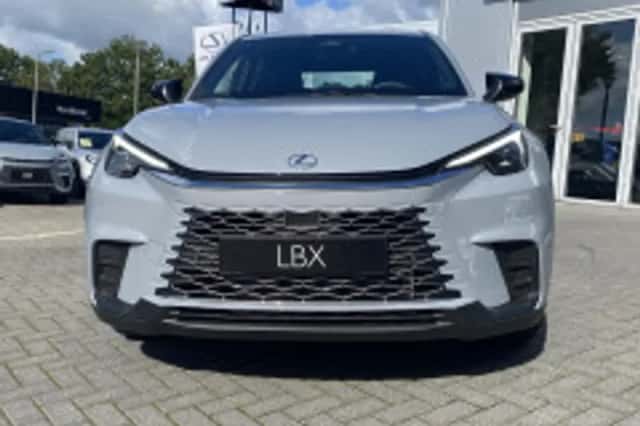 Lexus LBX (2026) thumbnail 6