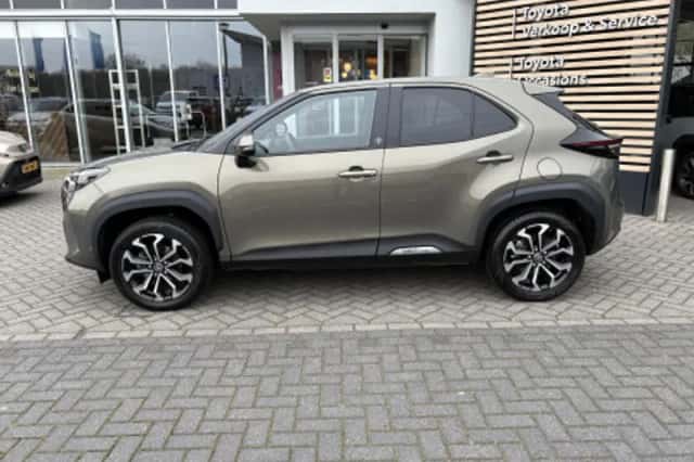 Toyota Yaris Cross (2023) thumbnail 2