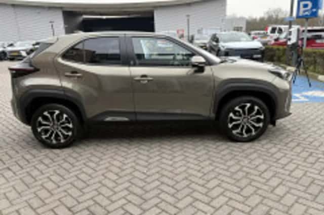 Toyota Yaris Cross (2023) thumbnail 4
