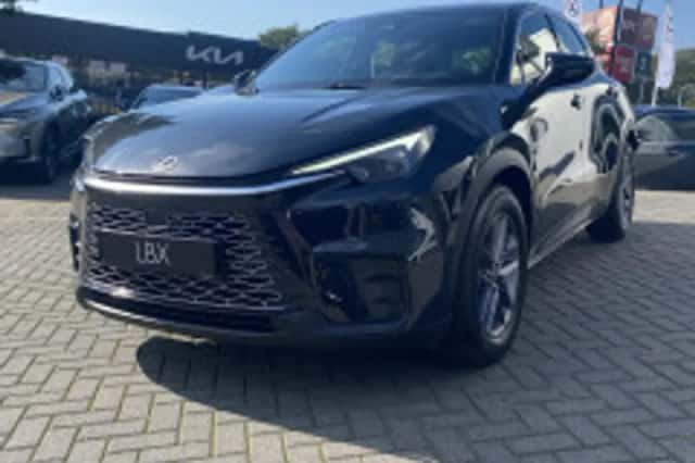 Lexus LBX (2026) thumbnail 4