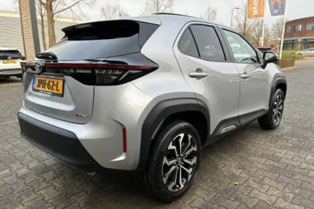 Toyota Yaris Cross (2025) thumbnail 2