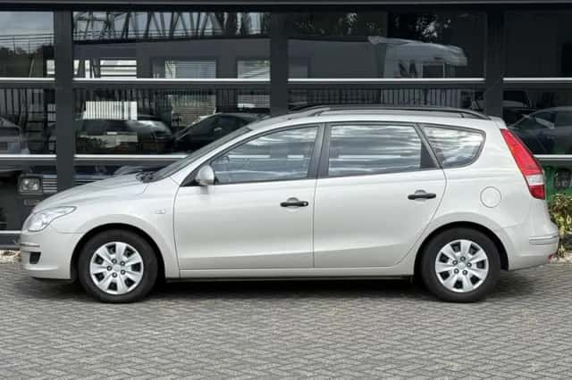 Hyundai i30 (2008) thumbnail 2