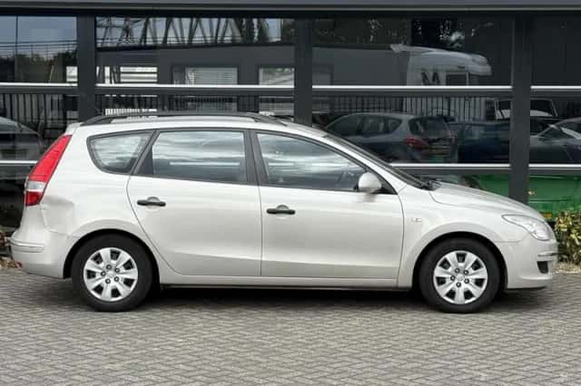 Hyundai i30 (2008) thumbnail 3