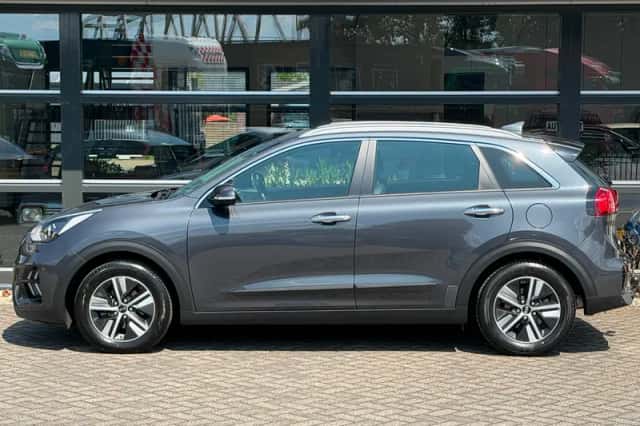 Kia Niro (2021) thumbnail 2