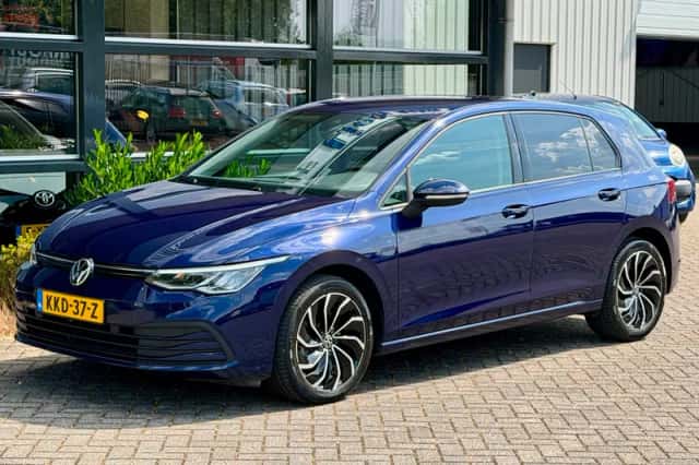 Volkswagen Golf (2021) thumbnail 1