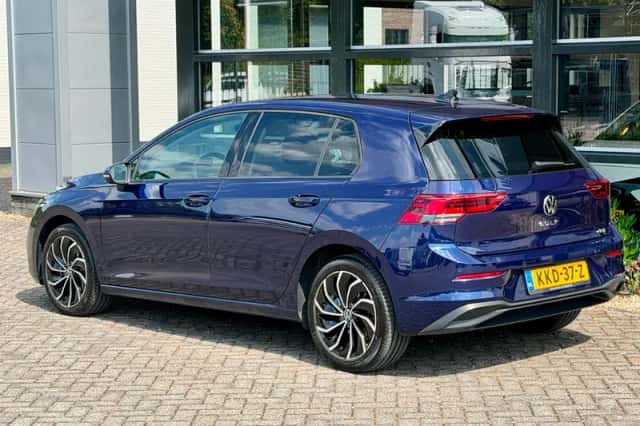 Volkswagen Golf (2021) thumbnail 4