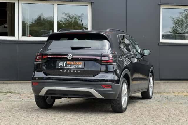 Volkswagen T-Cross (2019) thumbnail 3