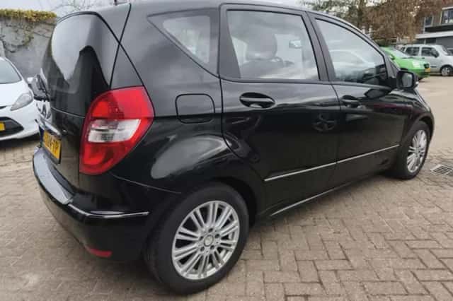 Mercedes-Benz A-Klasse (2010) thumbnail 2