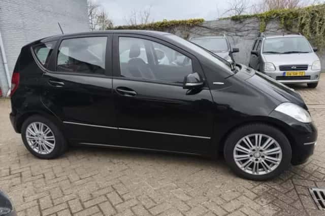 Mercedes-Benz A-Klasse (2010) thumbnail 3