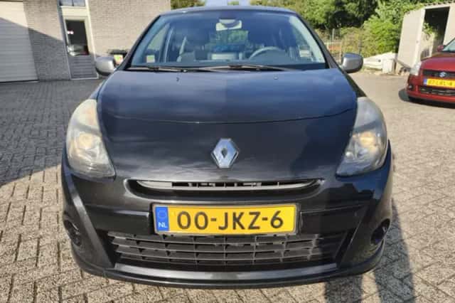 Renault Clio (2009) thumbnail 2