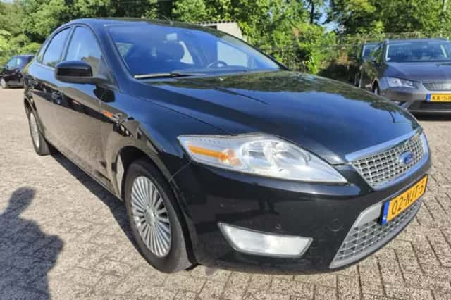 Ford Mondeo (2010) thumbnail 1
