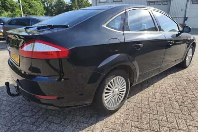 Ford Mondeo (2010) thumbnail 2