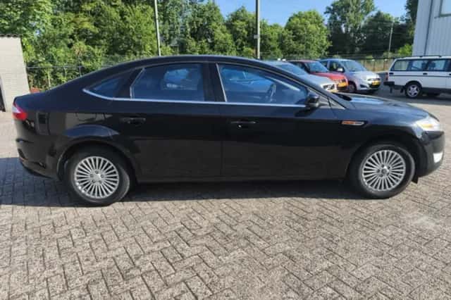 Ford Mondeo (2010) thumbnail 3