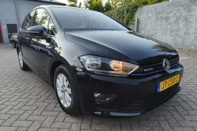 Volkswagen Golf Sportsvan (2016) thumbnail 1