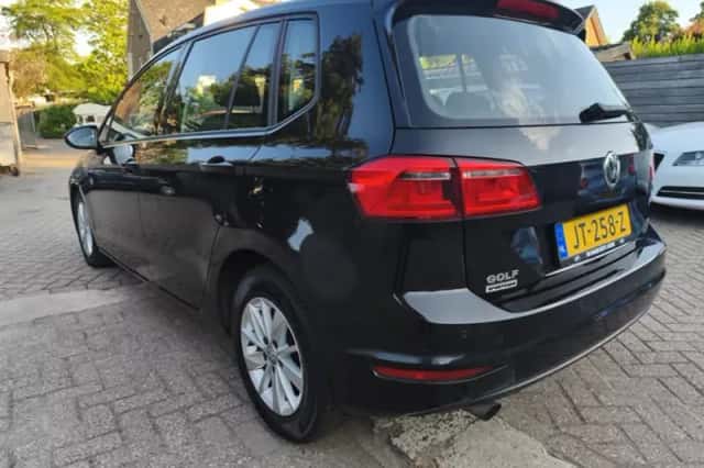 Volkswagen Golf Sportsvan (2016) thumbnail 2