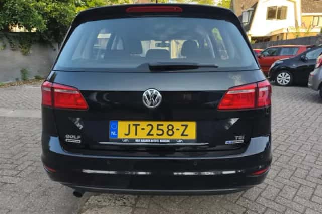 Volkswagen Golf Sportsvan (2016) thumbnail 3