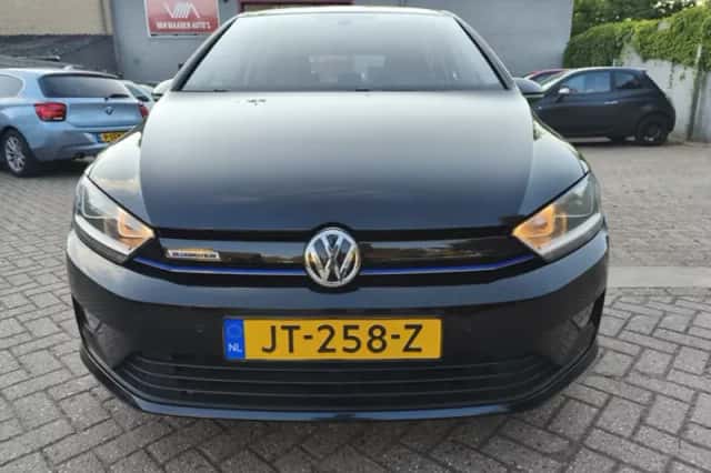 Volkswagen Golf Sportsvan (2016) thumbnail 6