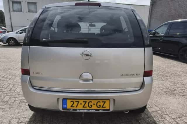 Opel Meriva (2008) thumbnail 3